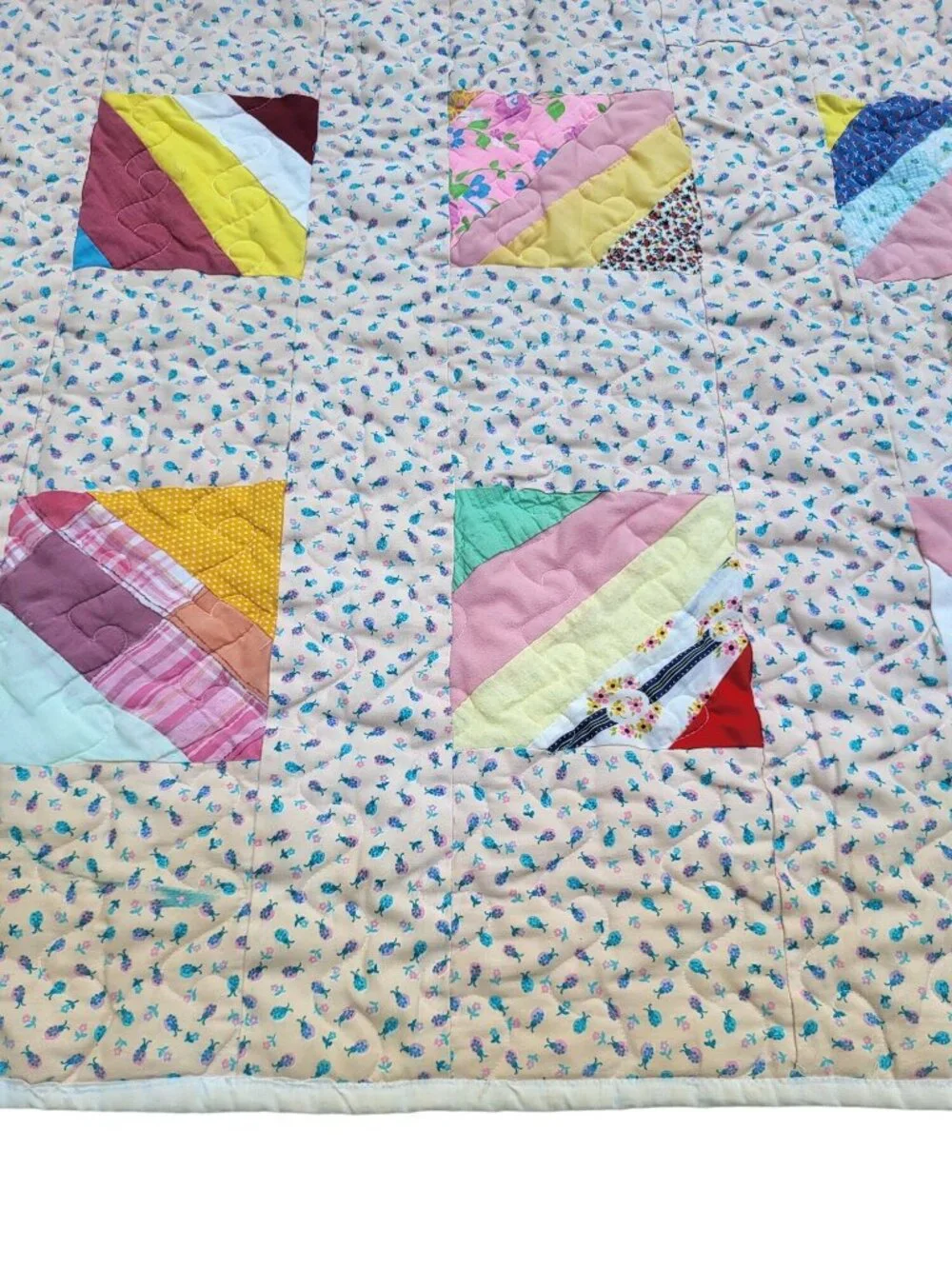 Vintage Handmade Patchwork Quilt with Floral & Geometric Patterns Twin Size